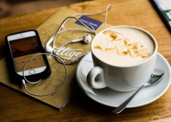 17 Science Podcasts You Should Listen to Right Now